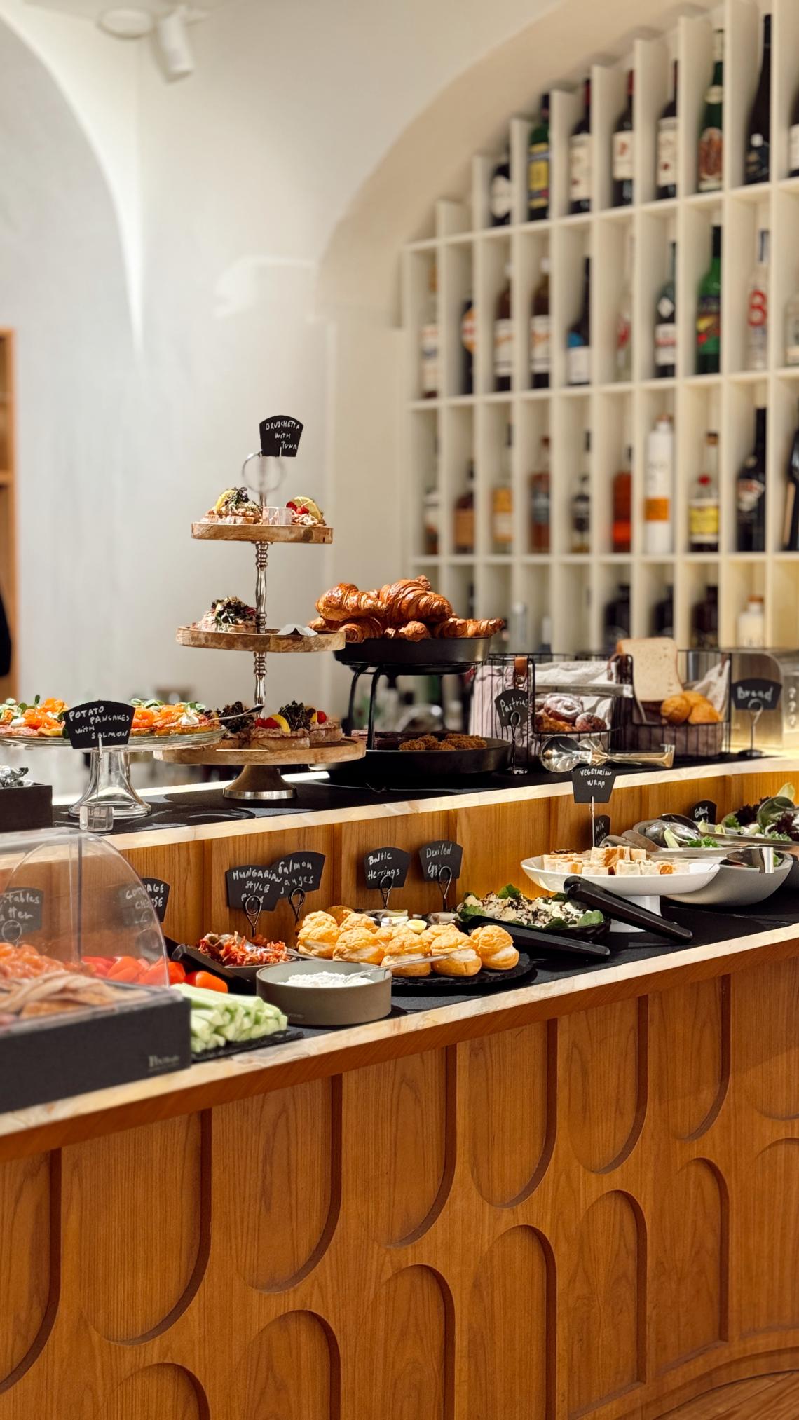 Dome Hotel, eat & drink