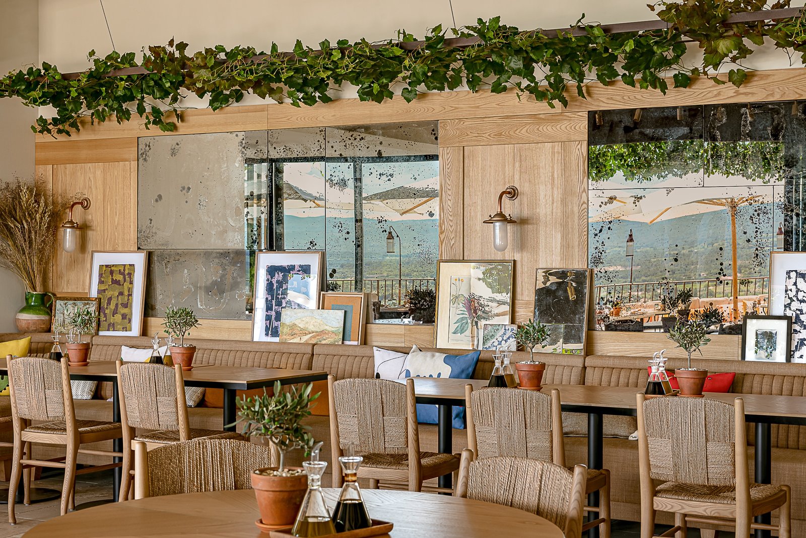 Hôtel Crillon le Brave - Provence, at the table