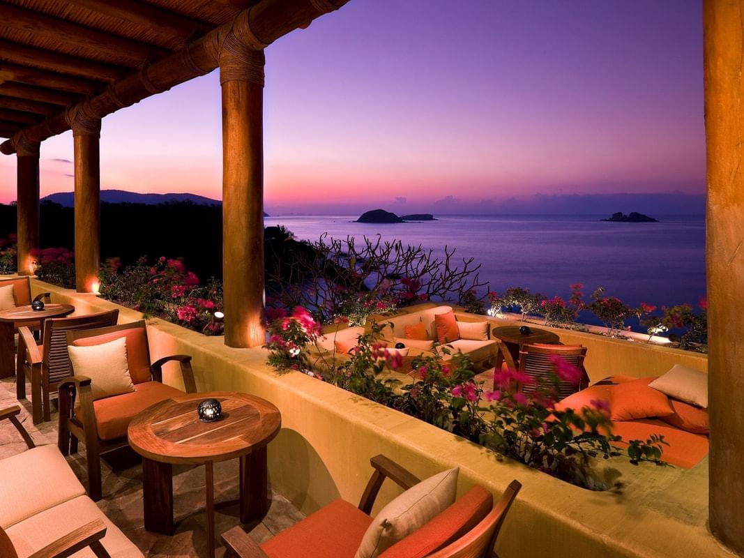 Cala de Mar Resort & Spa Ixtapa, the terrace bar