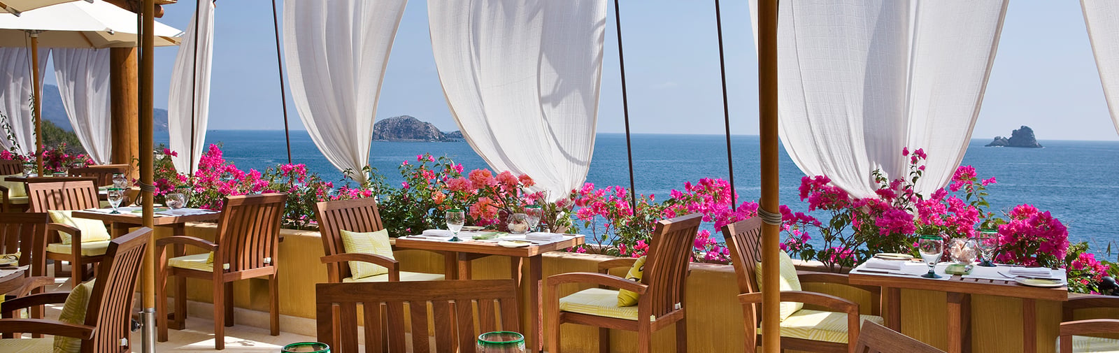 Cala de Mar Resort & Spa Ixtapa, at the table