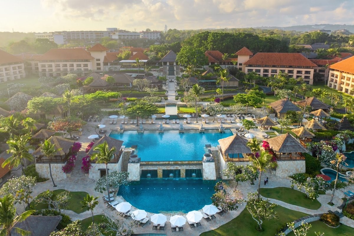 Ayana Resort Bali — vibe