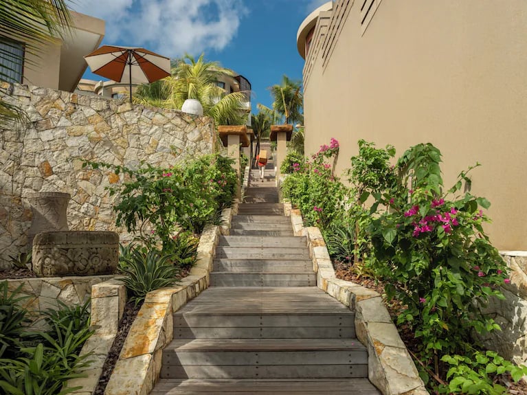Seascape Resort & Spa Uluwatu — backstory