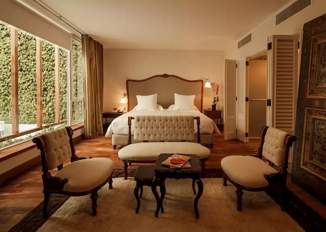 Hotel B