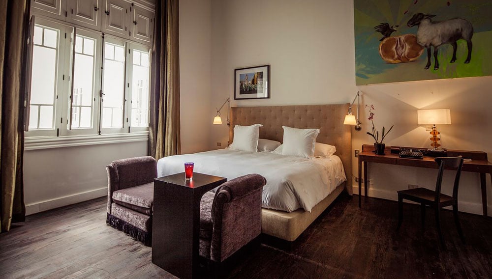 Hotel B
