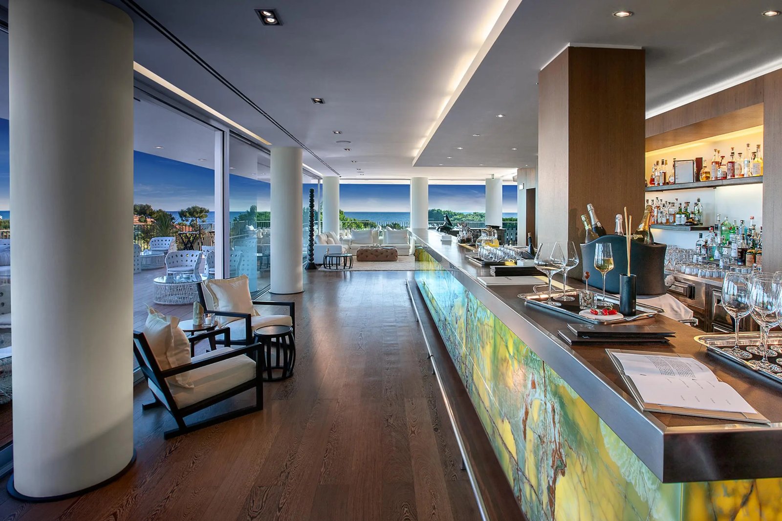 Hotel Principe, at the table
