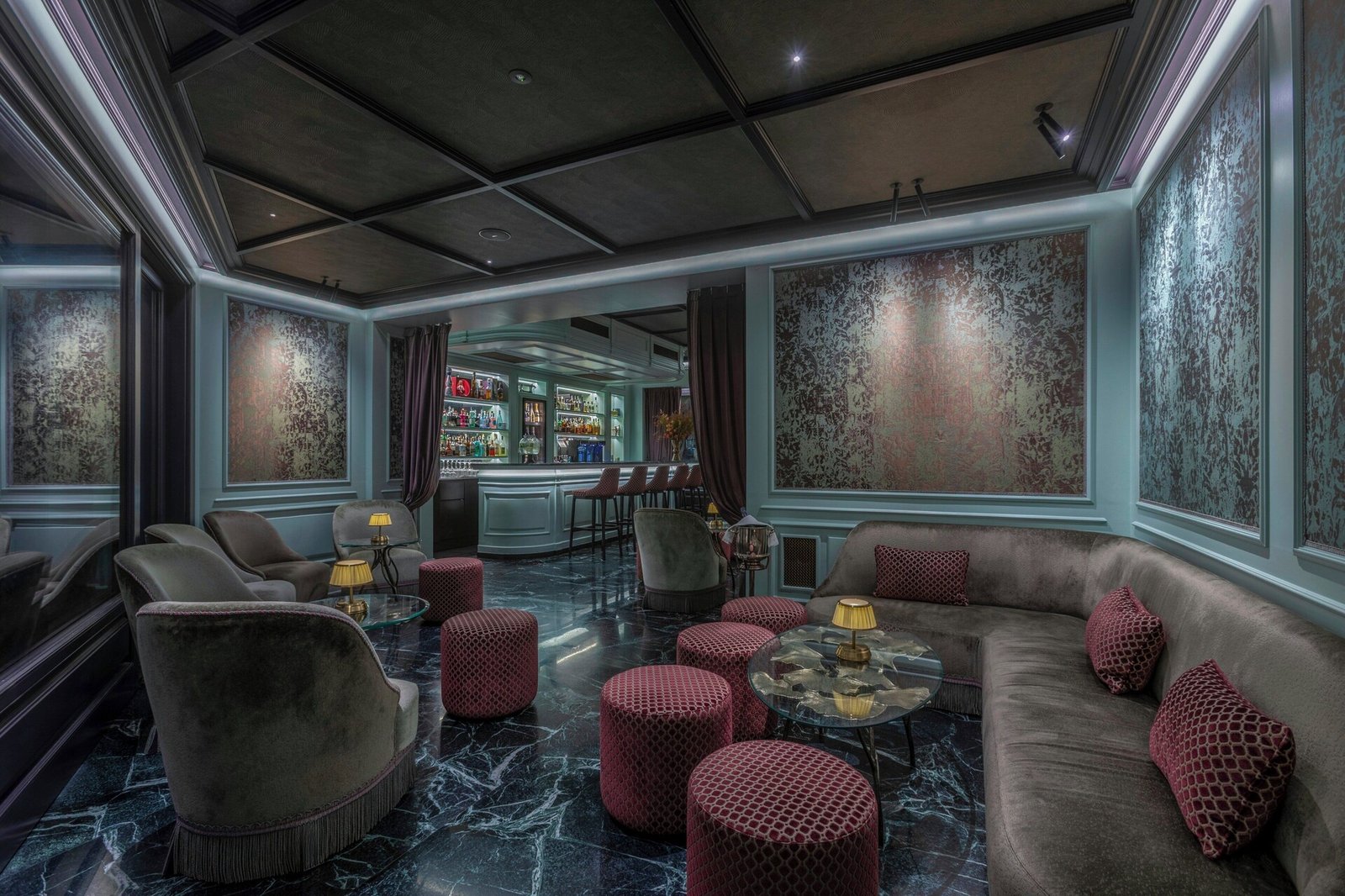 Grand Hotel Excelsior Vittoria, at the table