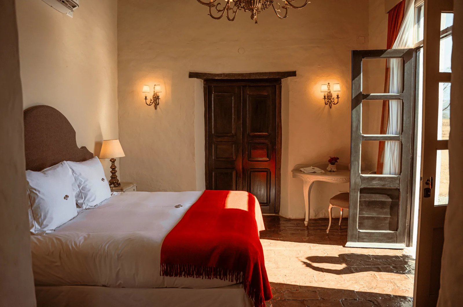 House of Jasmines, rooms