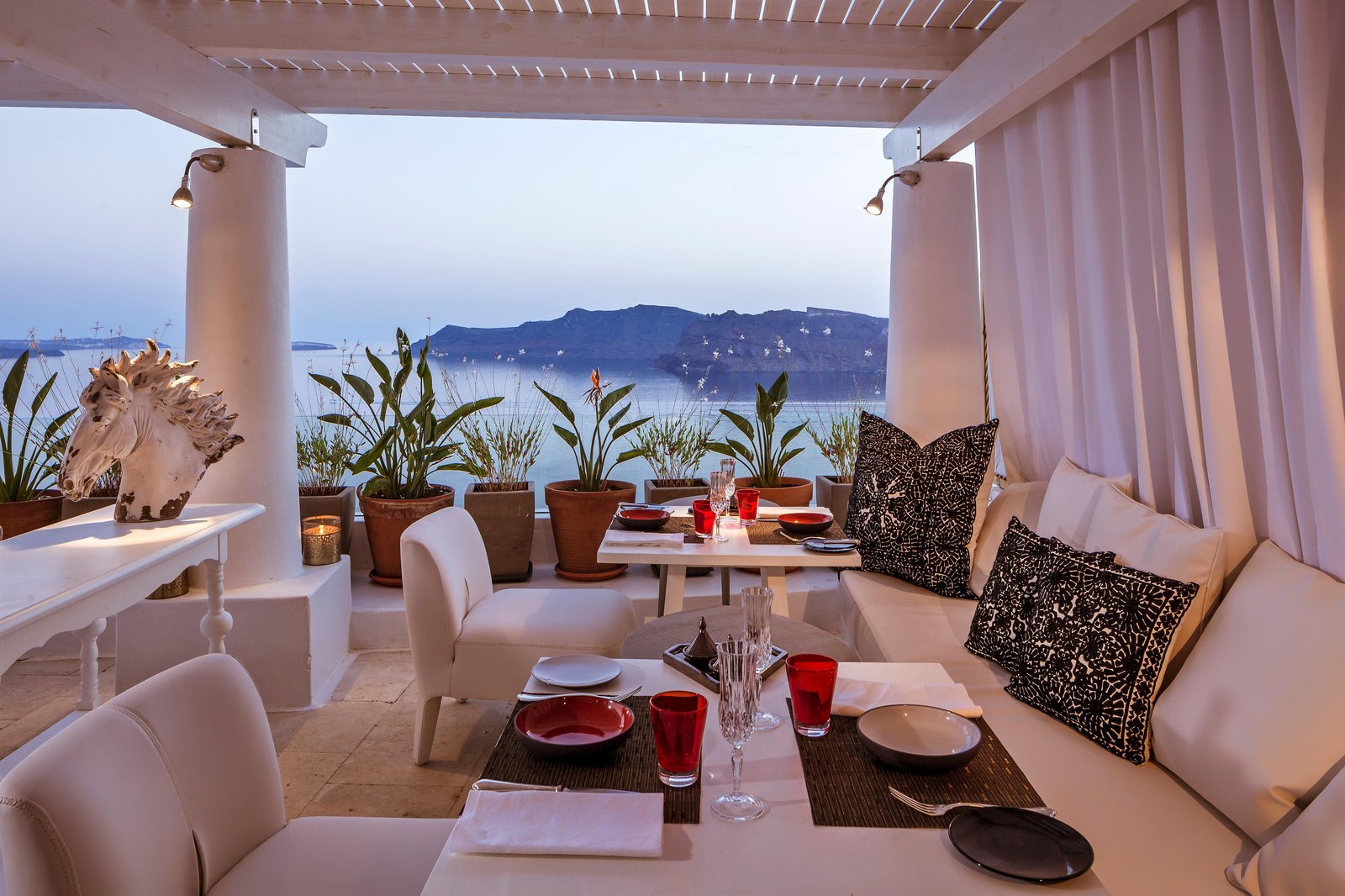 Katikies Santorini - Pelagos House, eat & drink