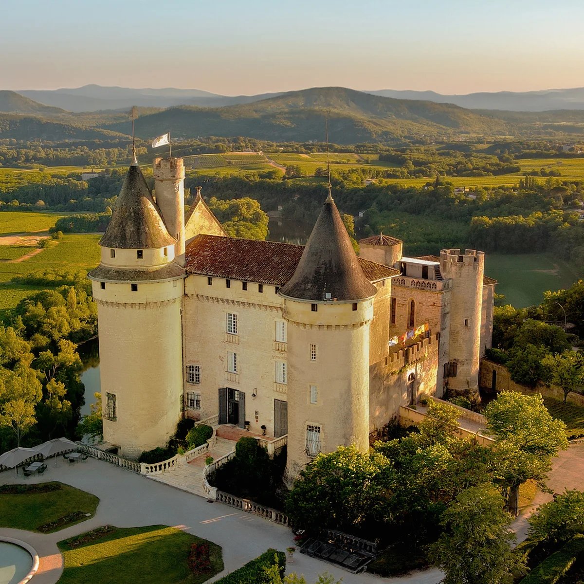 Chateau De Mercues