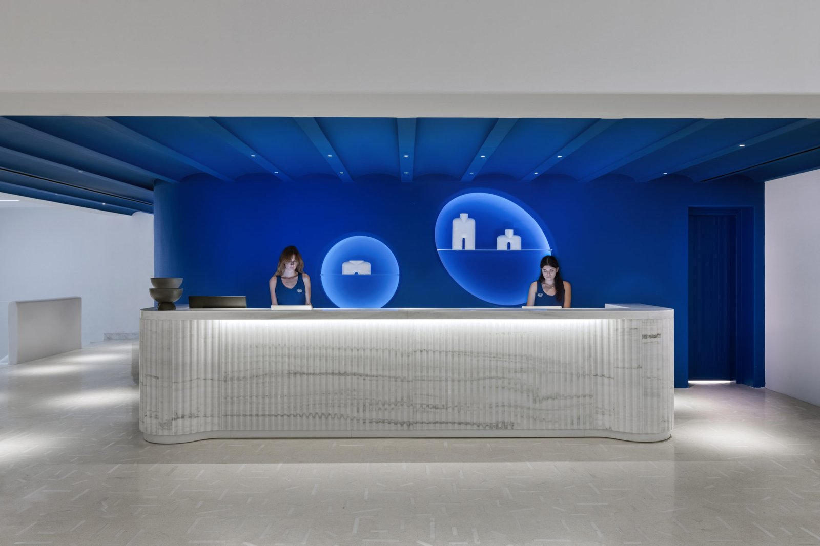 Mykonos Grand Hotel & Resort, vibe