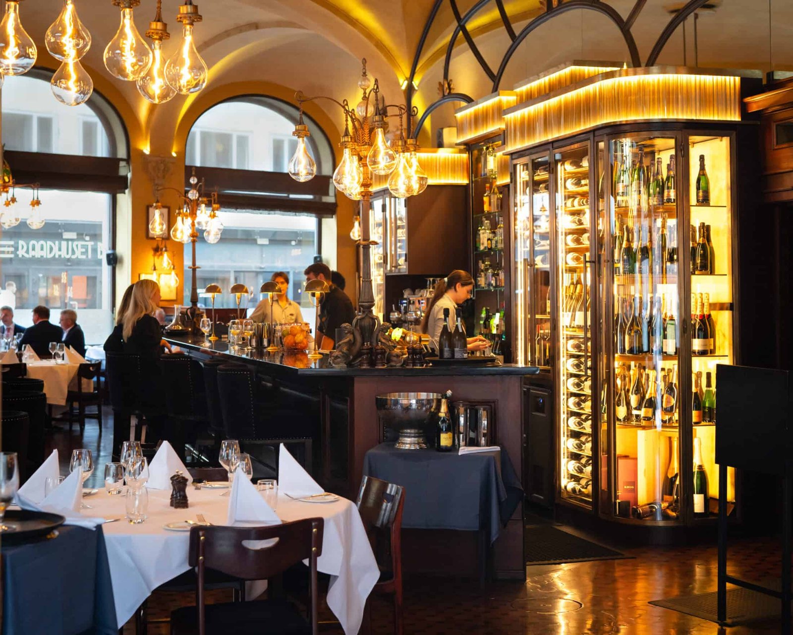 Hotel Continental, eat & drink