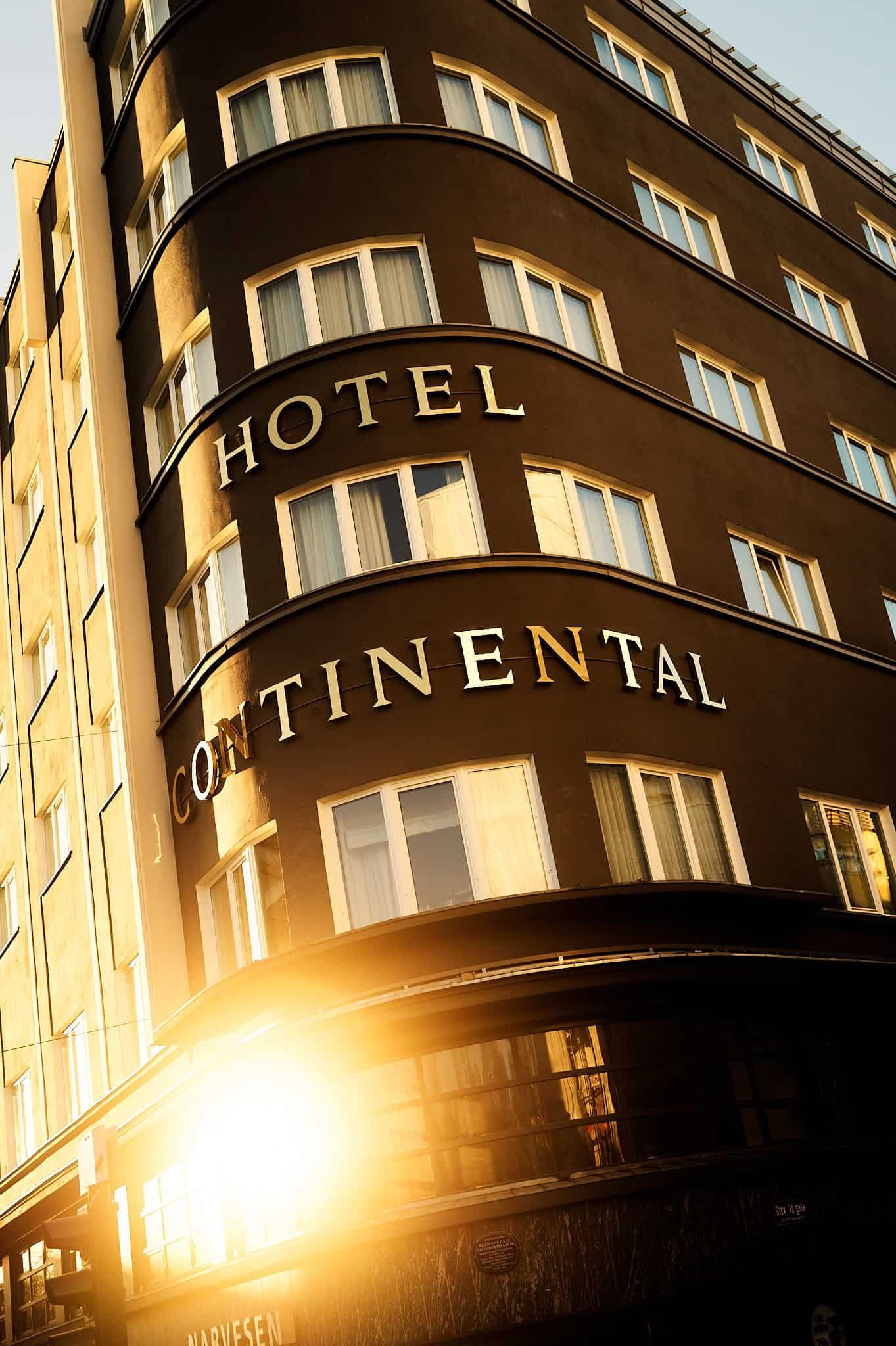 Hotel Continental, backstory