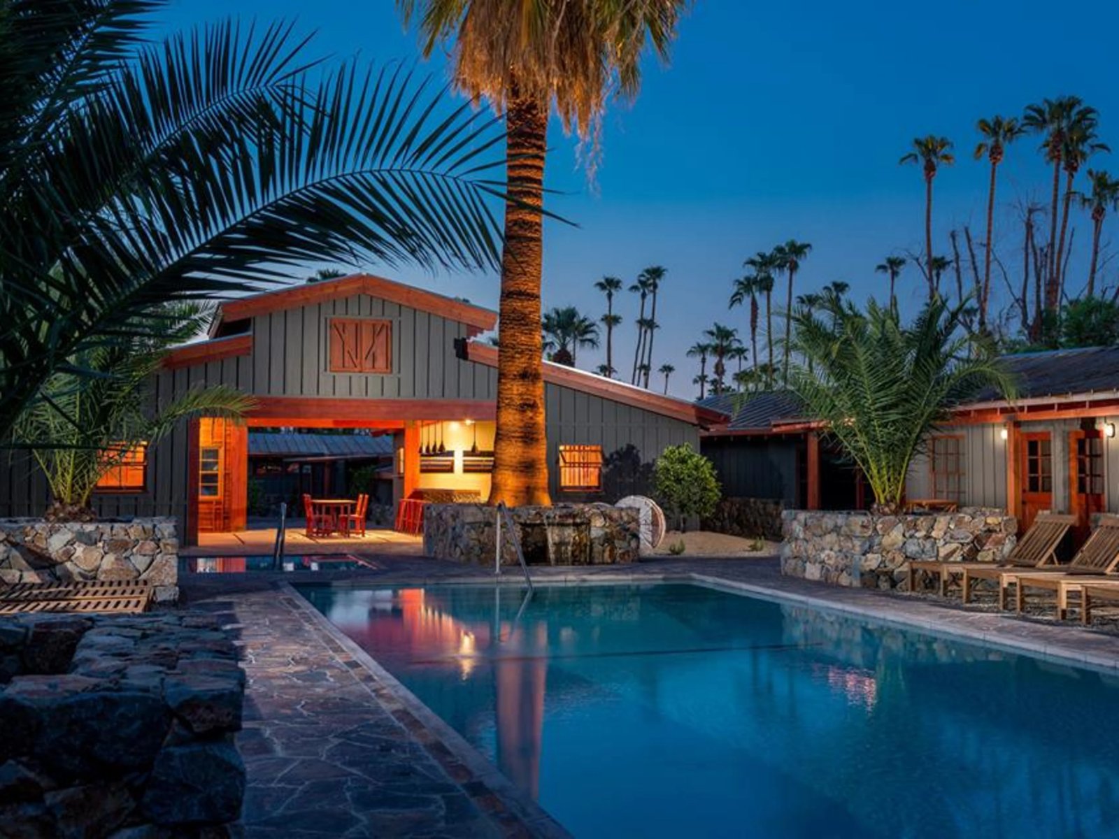 Sparrows Lodge, the pool