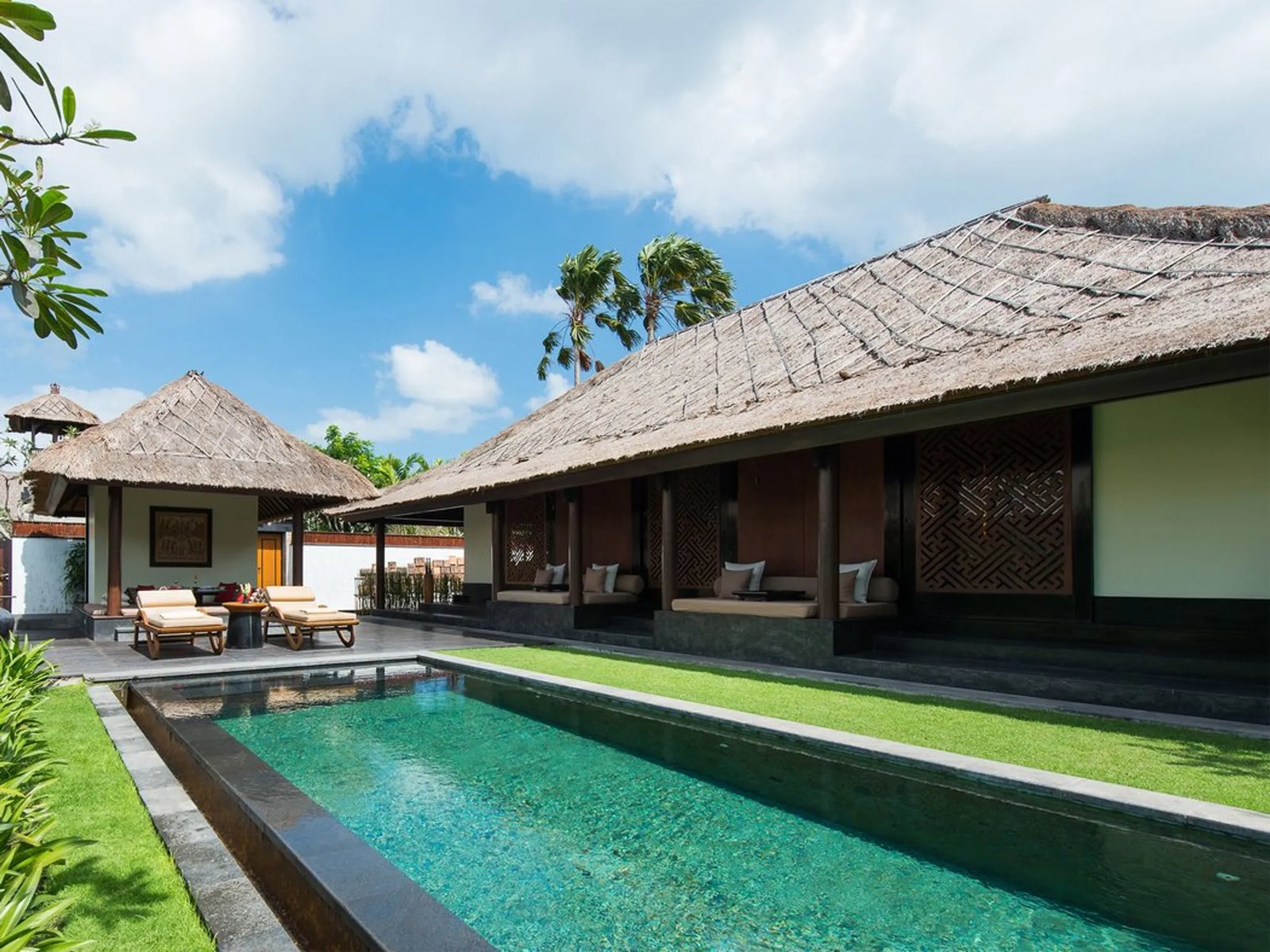 The Legian Seminyak — vibe