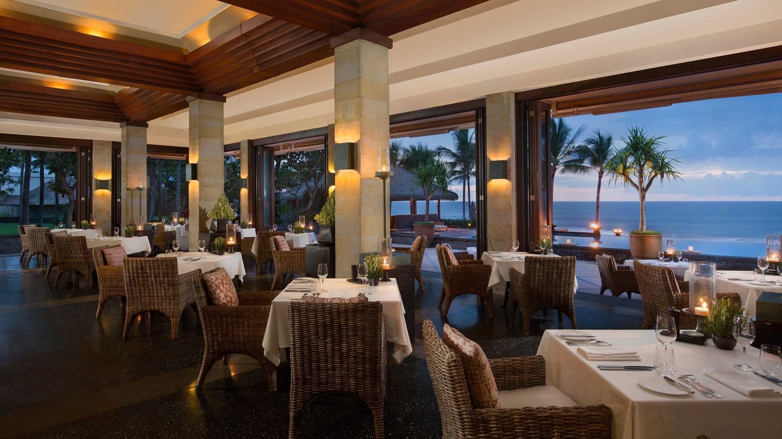 The Legian Seminyak, the restaurant