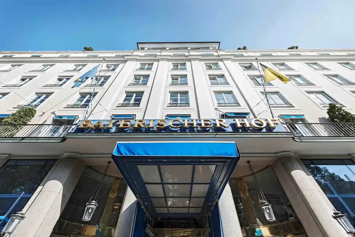 Hotel Bayerischer Hof, backstory