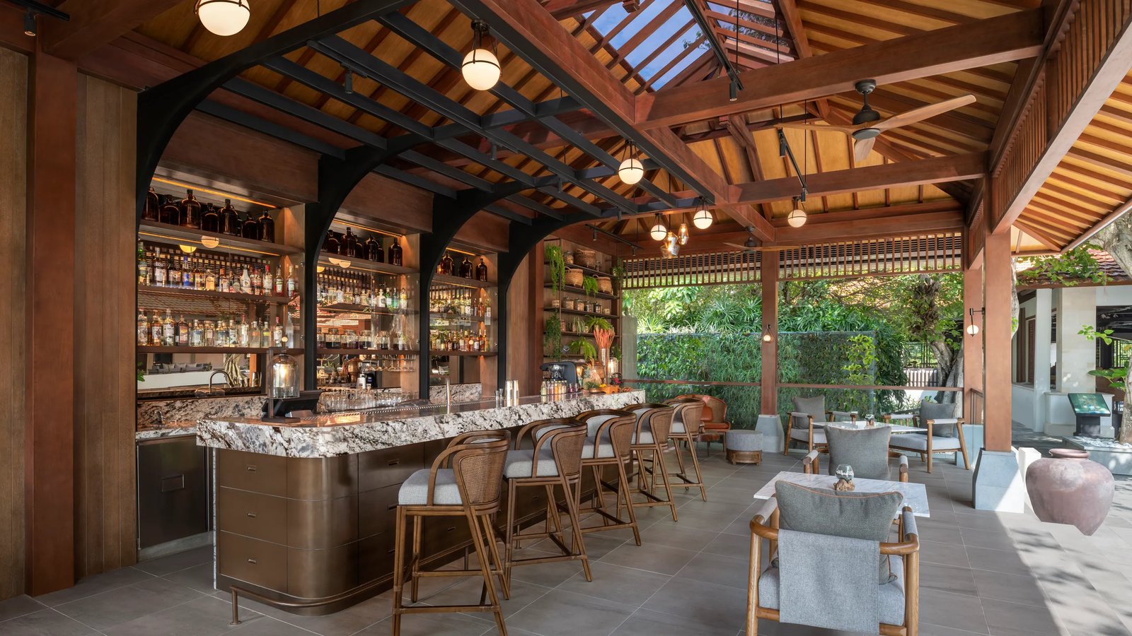 The Laguna Bali, de balé lounge & bar