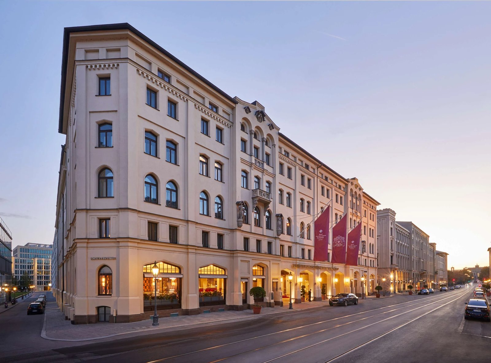 Hotel Vier Jahreszeiten Kempinski München, how it began