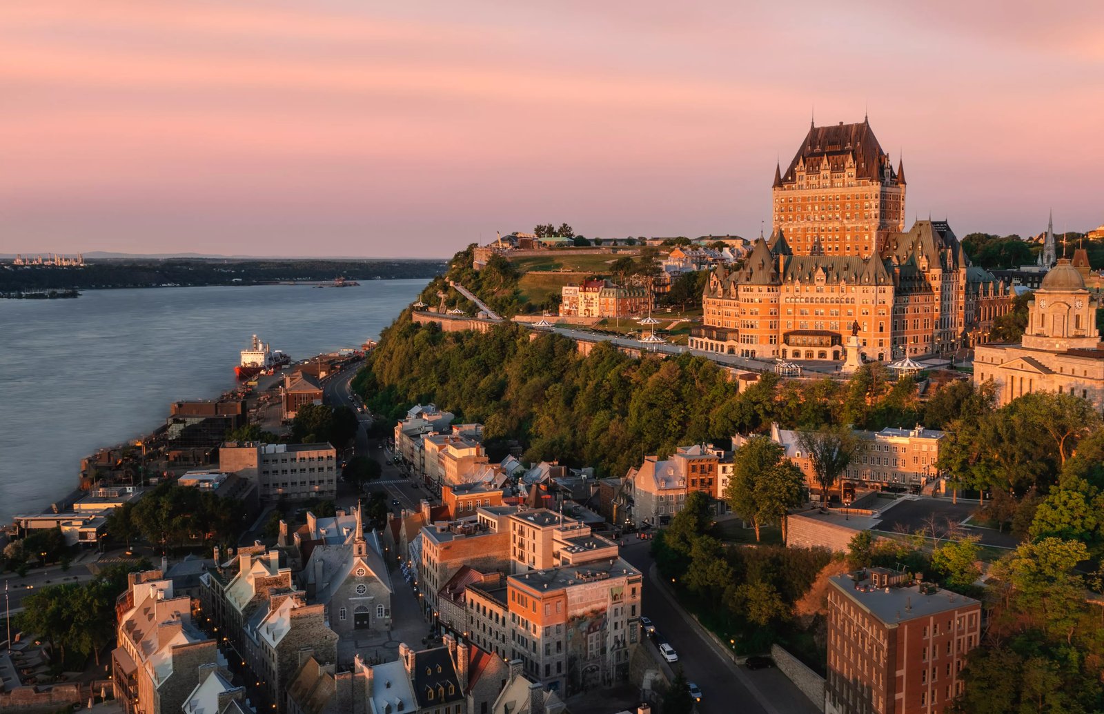 Fairmont Le Château Frontenac, backstory