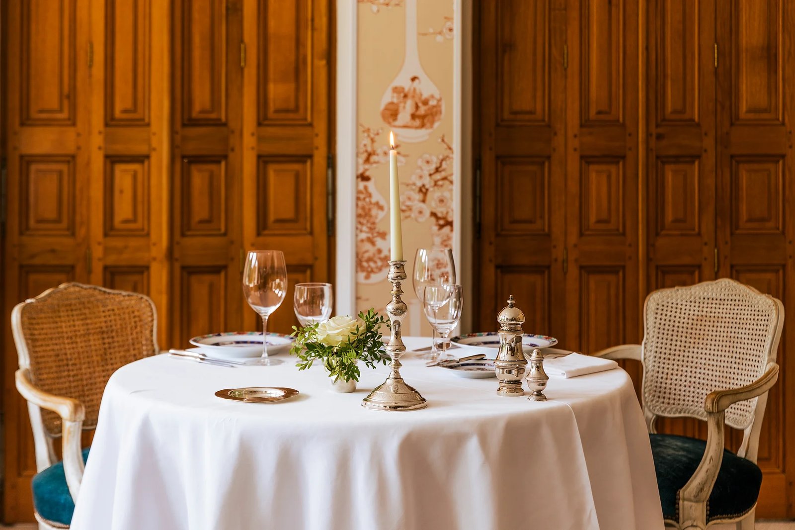 Les Hauts de Loire, at the table