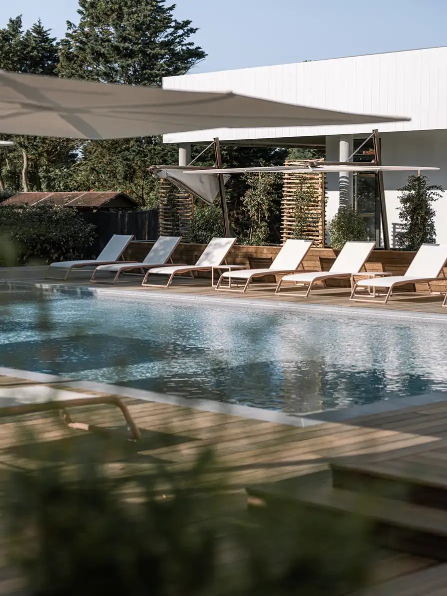 Hôtel Restaurant Anne de Bretagne | Mathieu Guibert, the pool