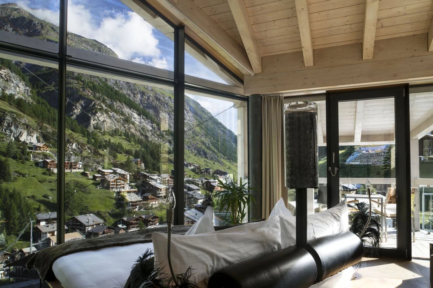 The Omnia, rooms