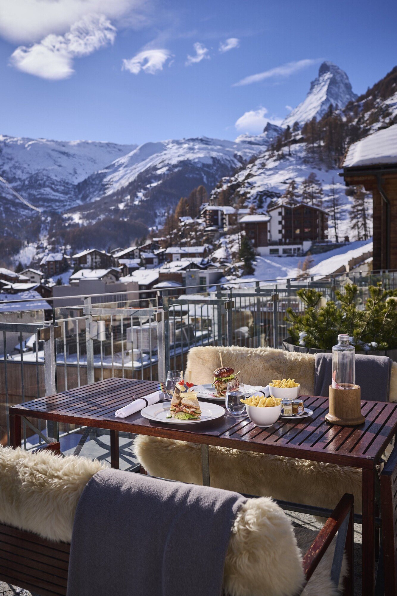The Omnia, eat & drink