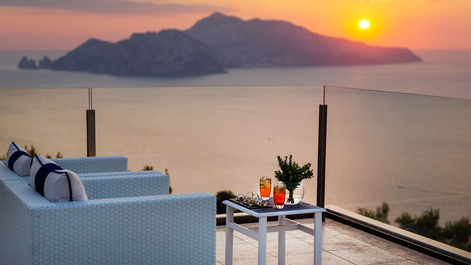 Relais Blu, at the table