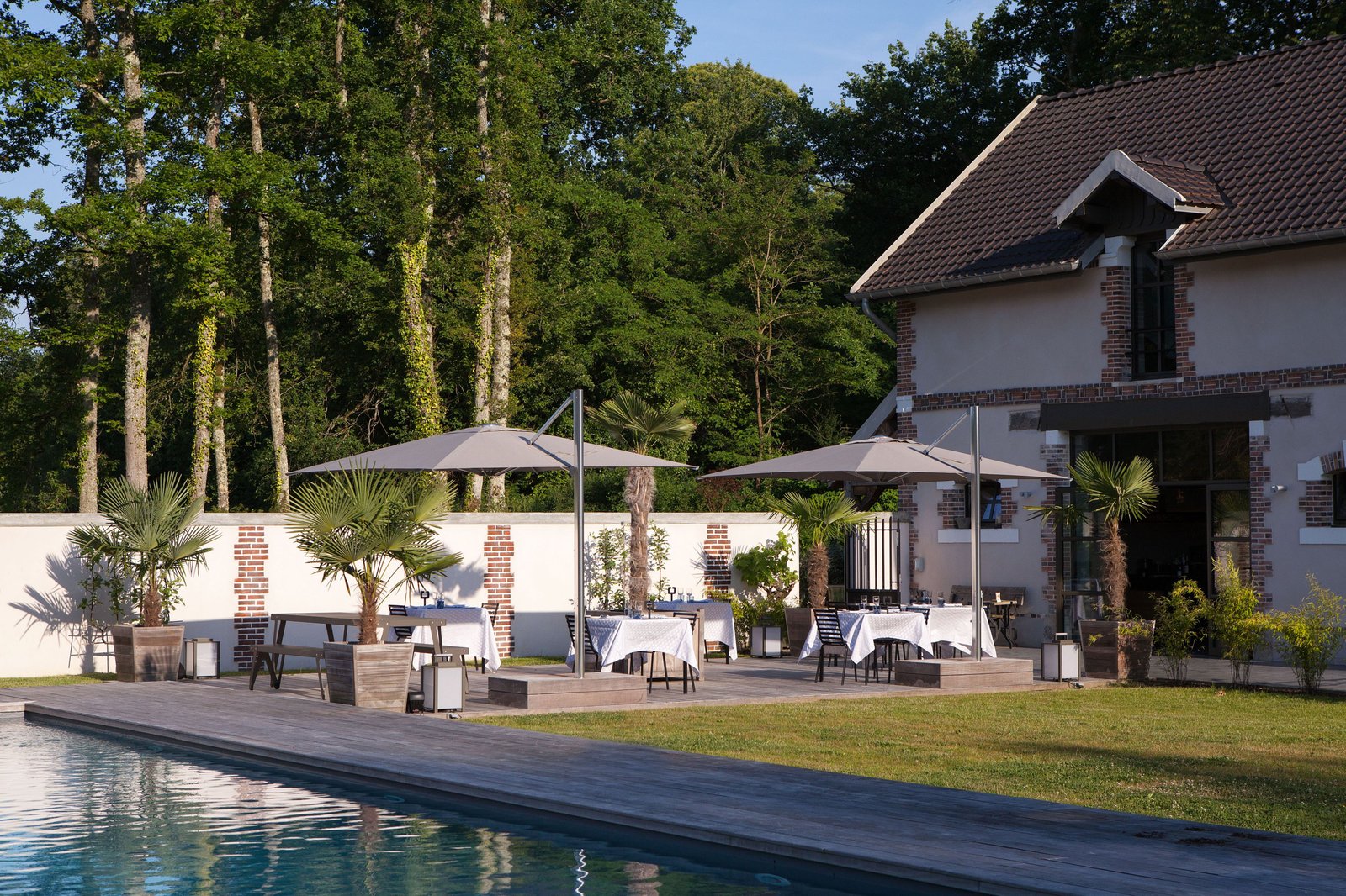 Château de la Resle, a Member of Design Hotels, at the table