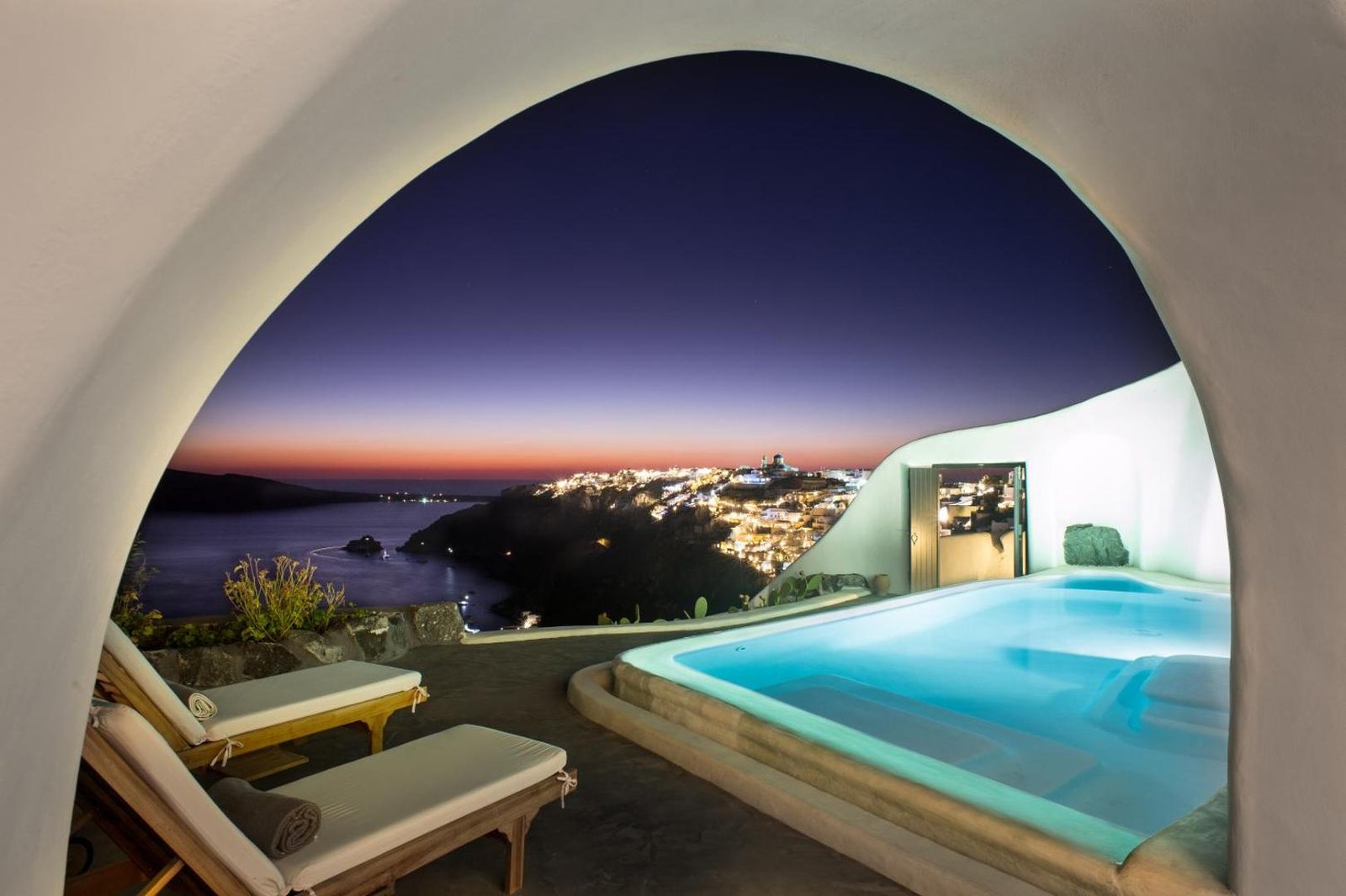 Perivolas Hotel, vibe