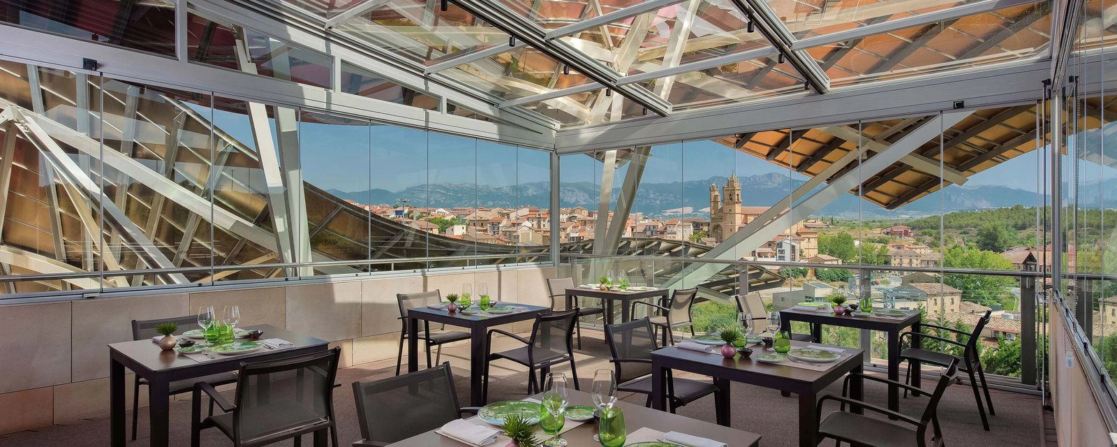 Hotel Marqués de Riscal, a Luxury Collection Hotel, Elciego, at the table