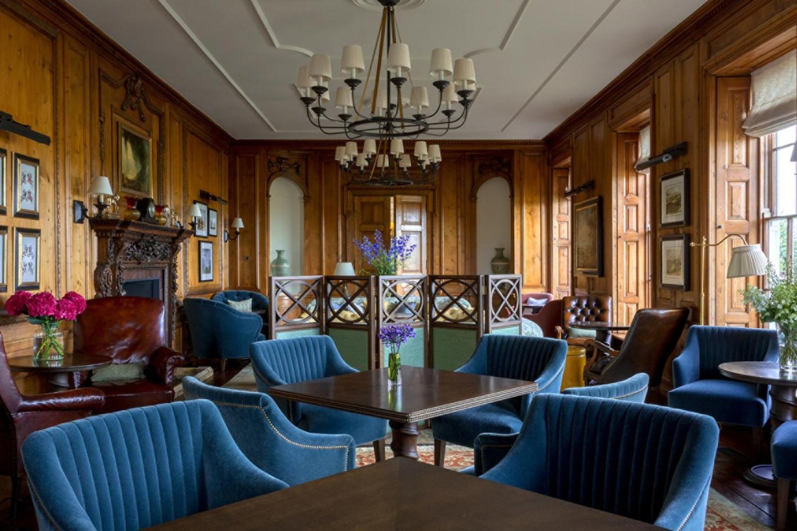 Four Seasons Hotel Hampshire, at the table