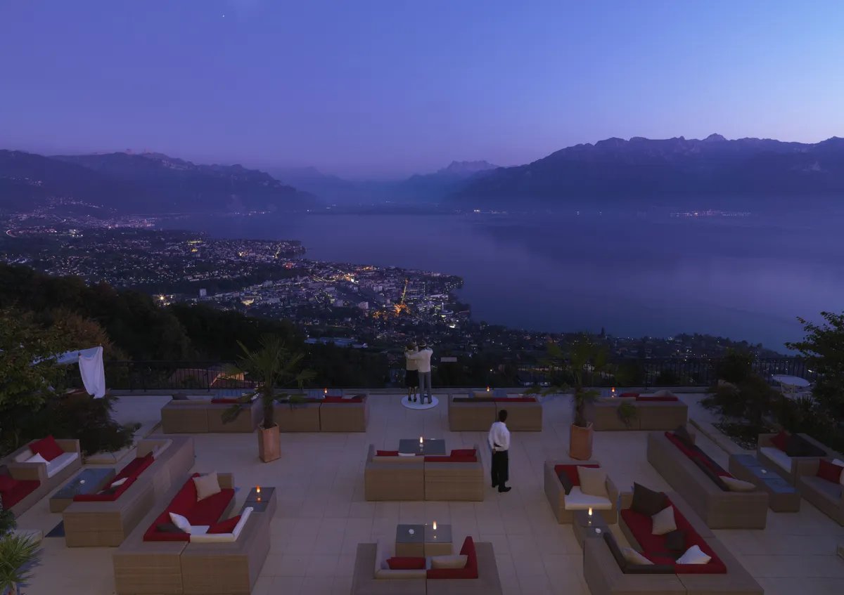 Le Mirador Resort & Spa, at the table