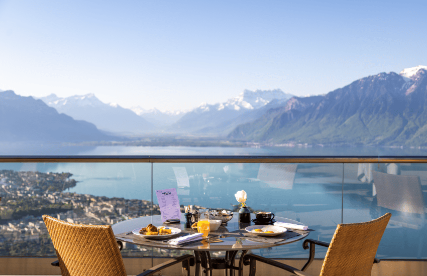 Le Mirador Resort & Spa, at the table