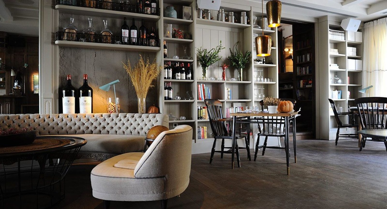 Alavya, mitu café, bar & bistro