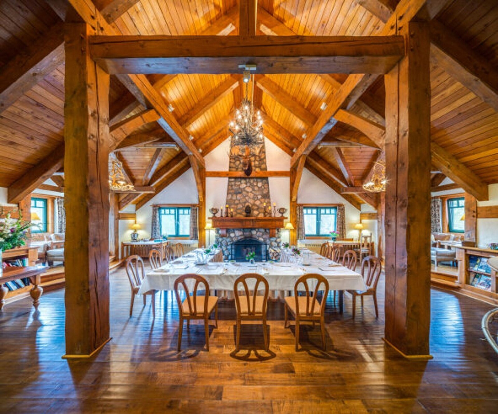 Post Hotel & Spa, at the table