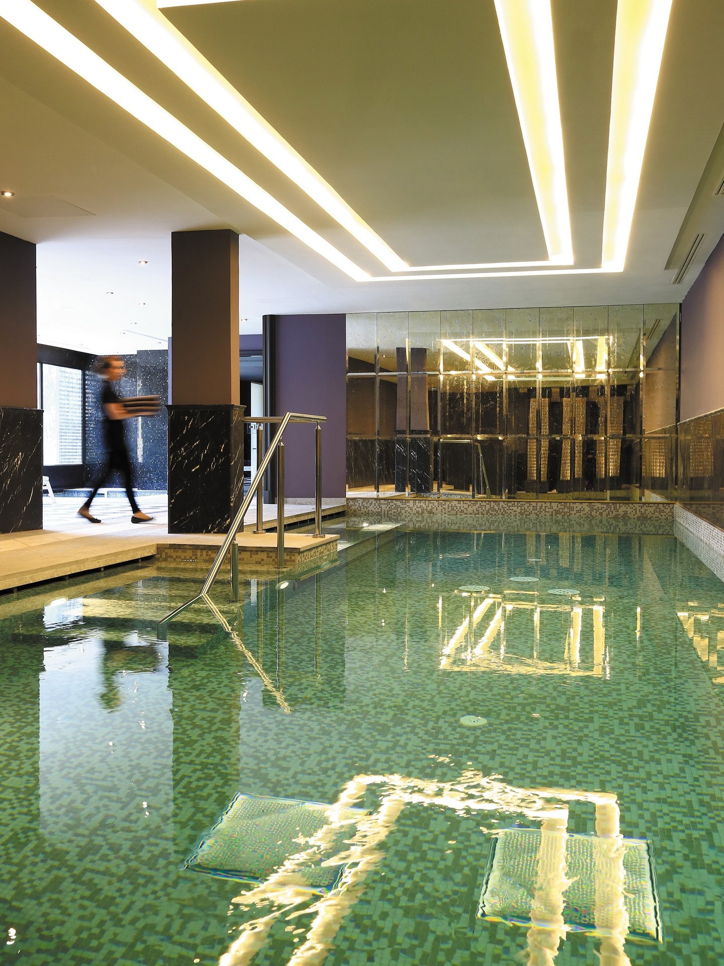 Domaine de Manville, the pool