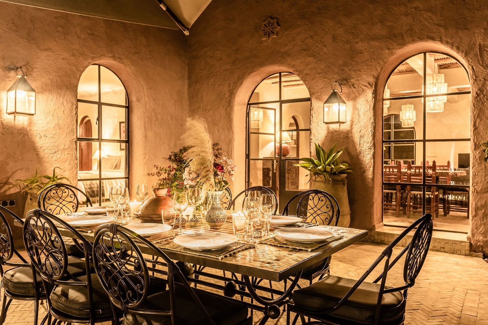 Le Jardin des Douars, at the table