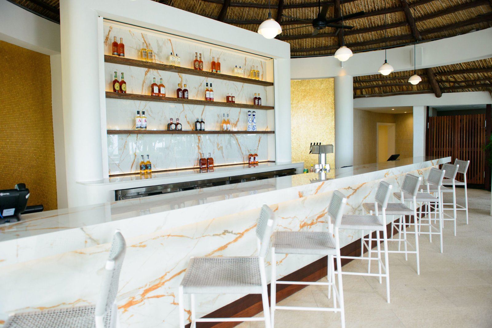 Grace Bay Club, eat & drink