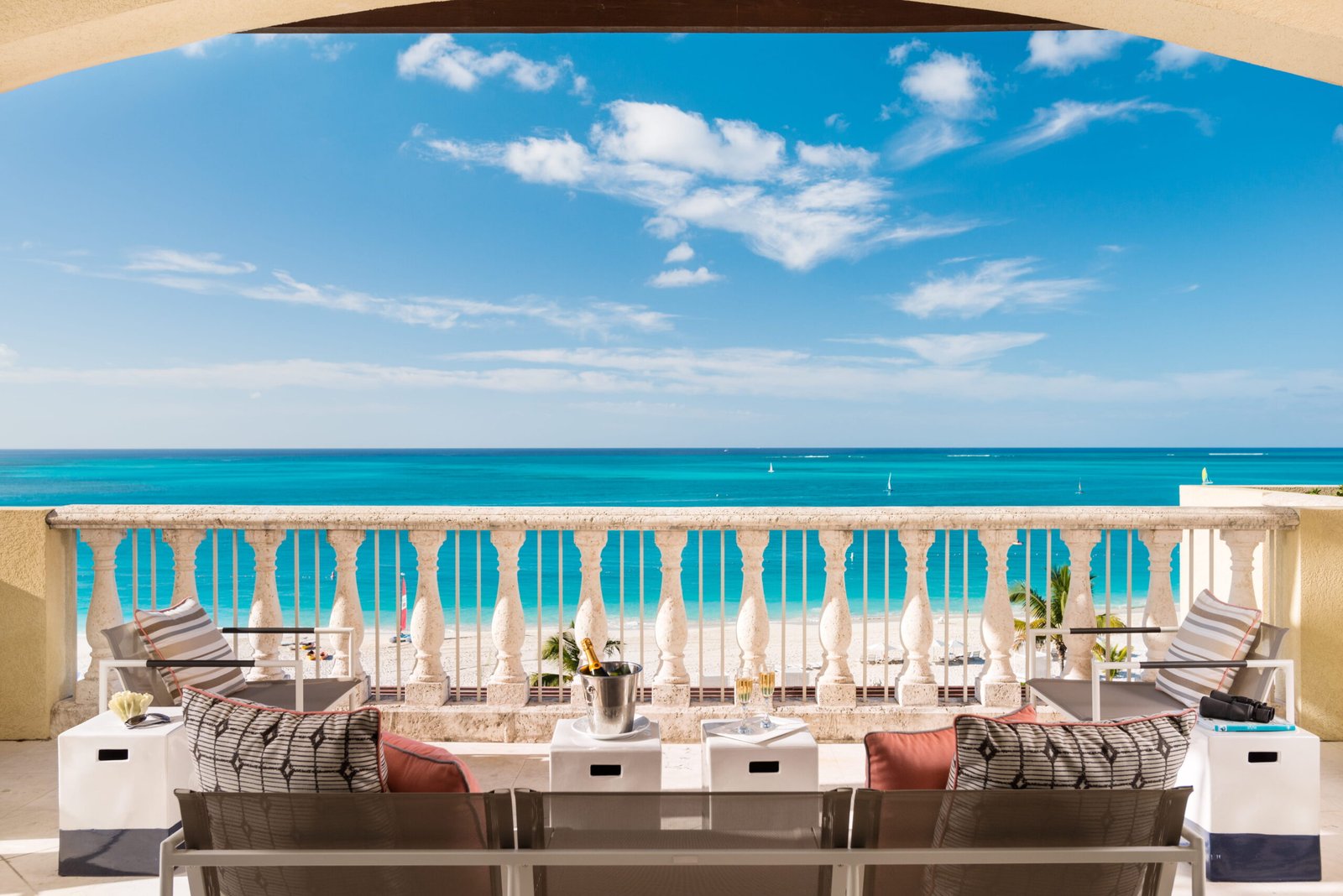Grace Bay Club, vibe