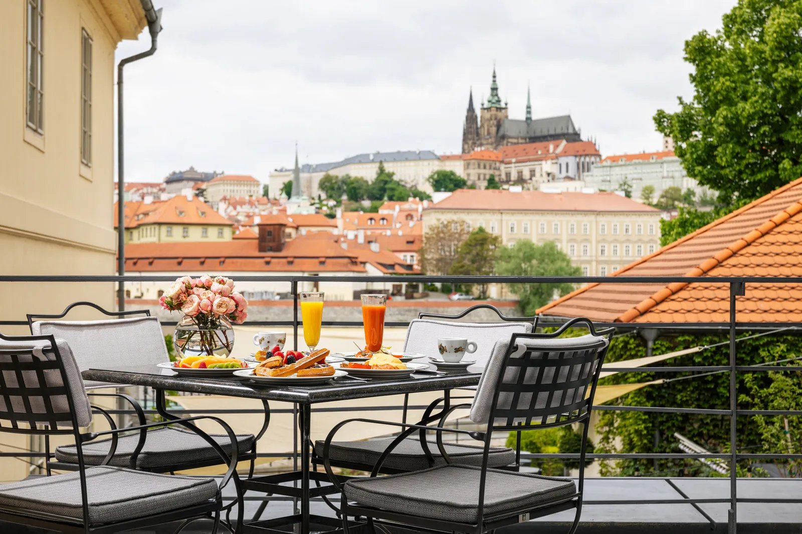 Four Seasons Hotel Prague, eat & drink