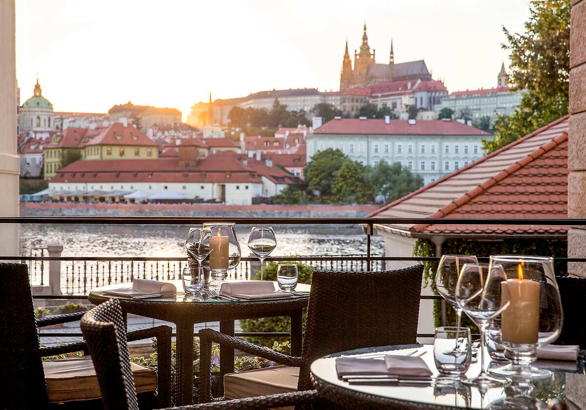 Four Seasons Hotel Prague, eat & drink