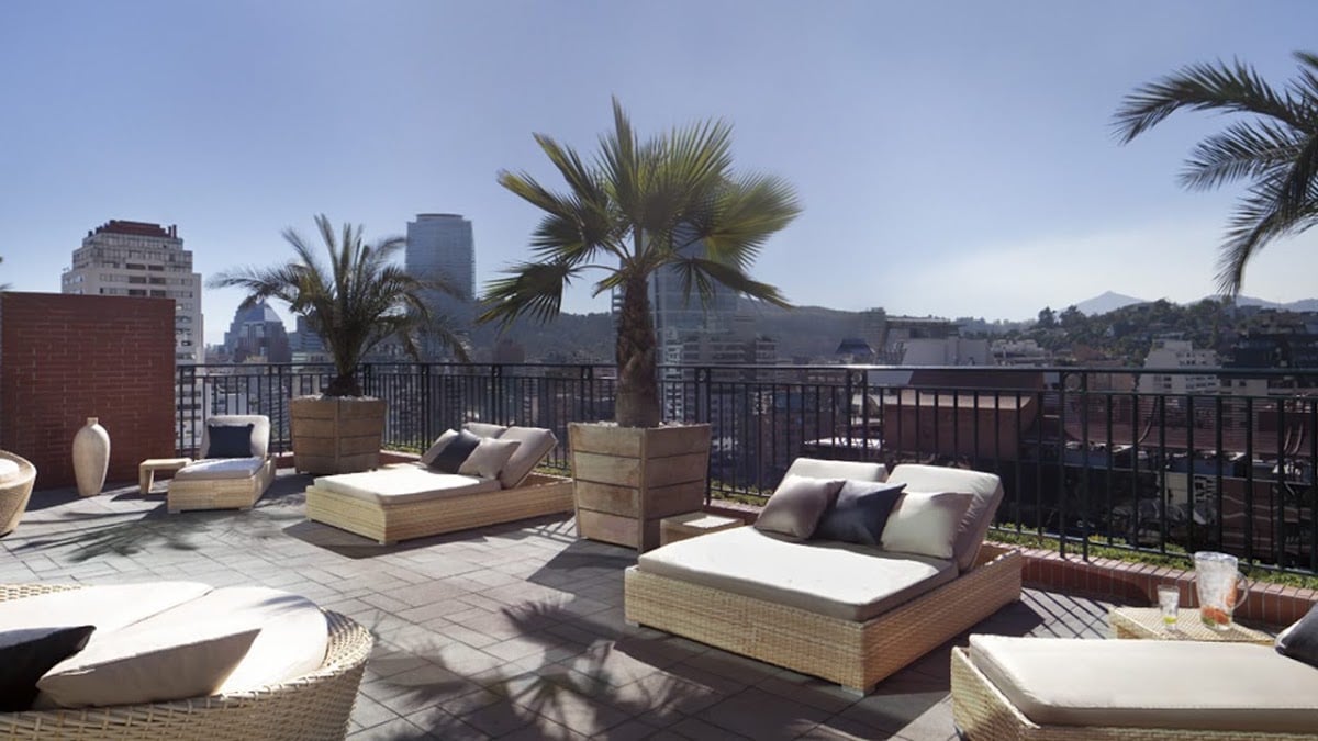 The Ritz-Carlton, Santiago, vibe