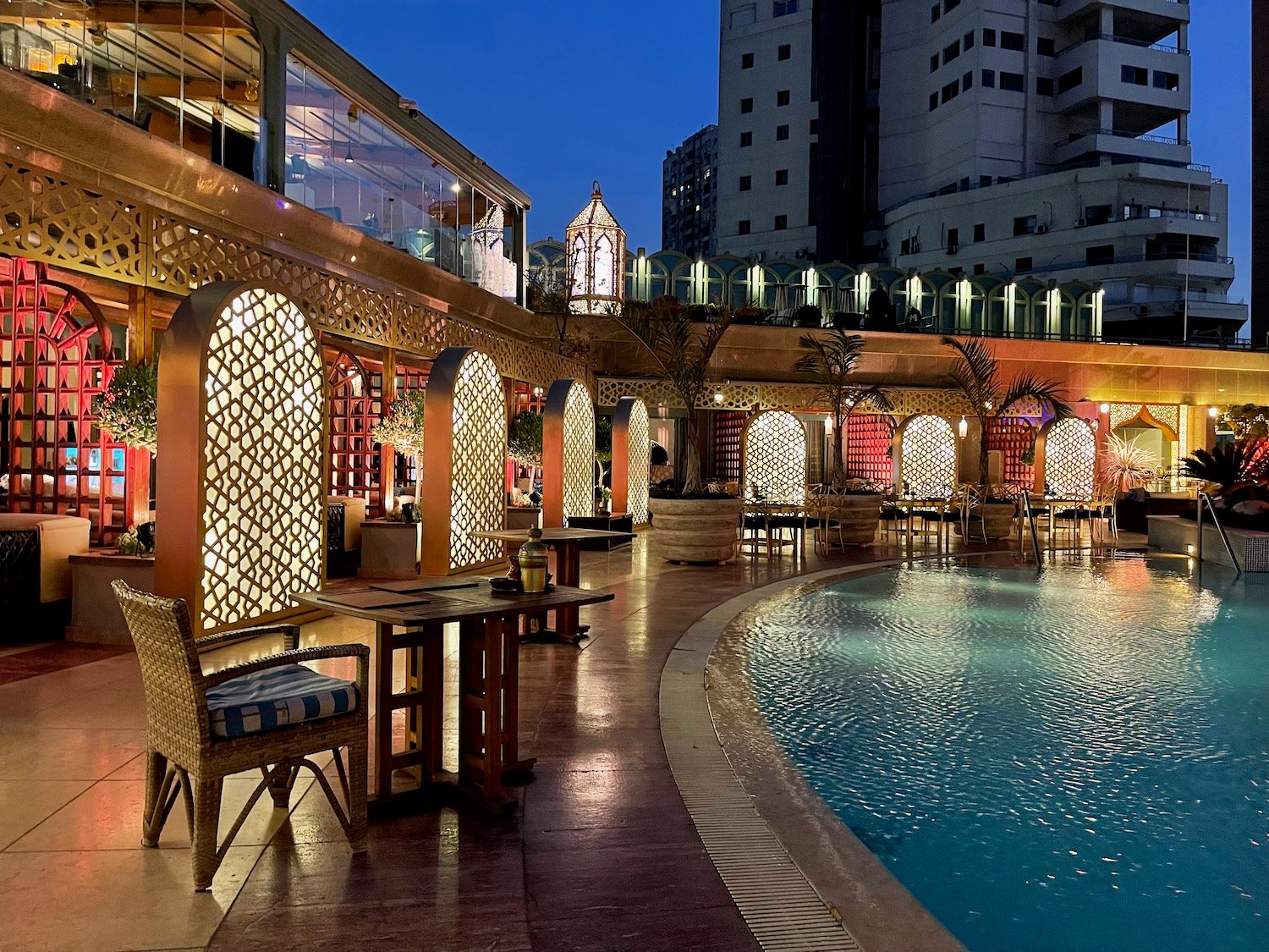 Four Seasons Hotel Cairo at Nile Plaza, eat & drink