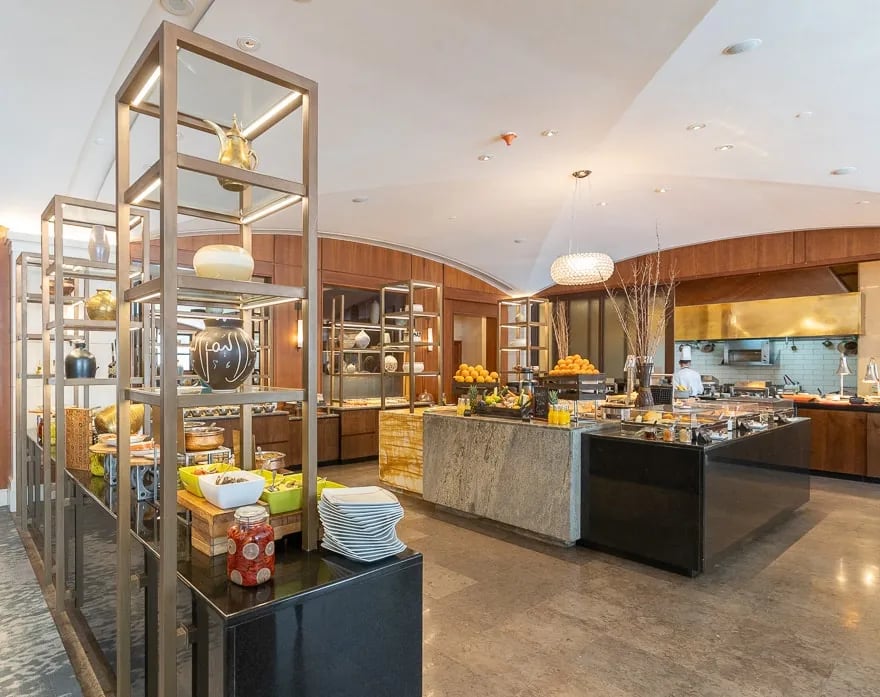 Four Seasons Hotel Amman, eat & drink