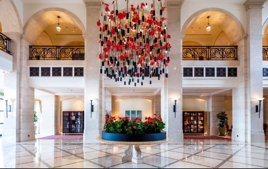 Four Seasons Hotel Amman, vibe