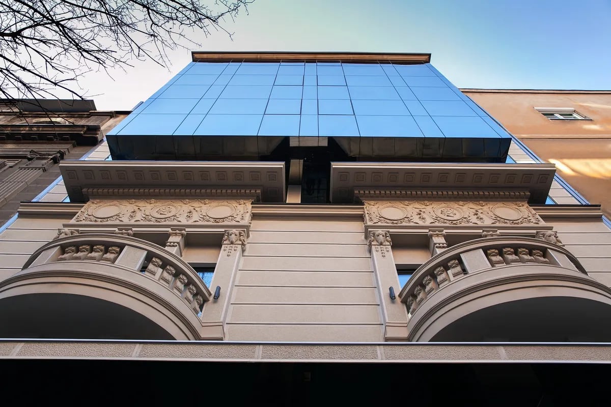 Saint Ten Hotel, backstory