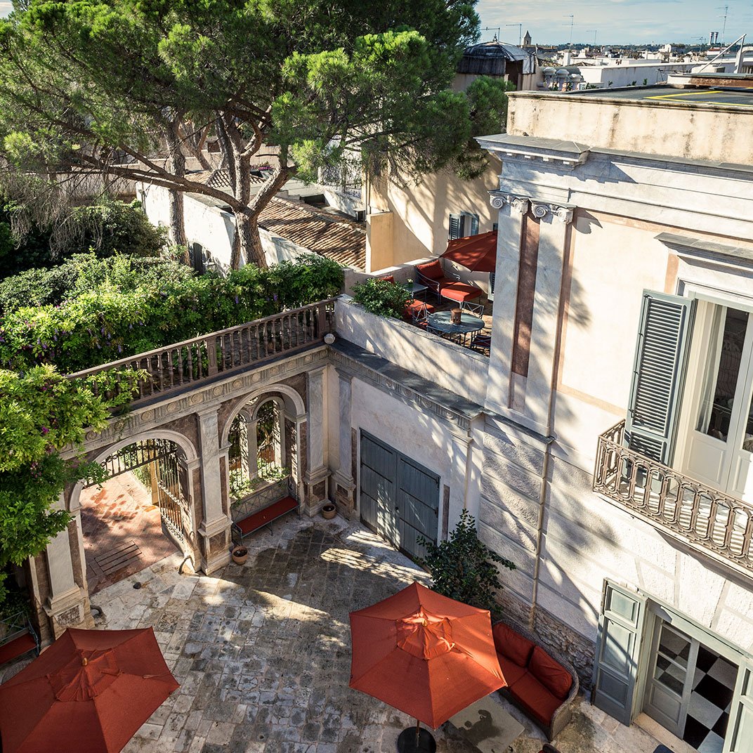 Palazzo Margherita, backstory