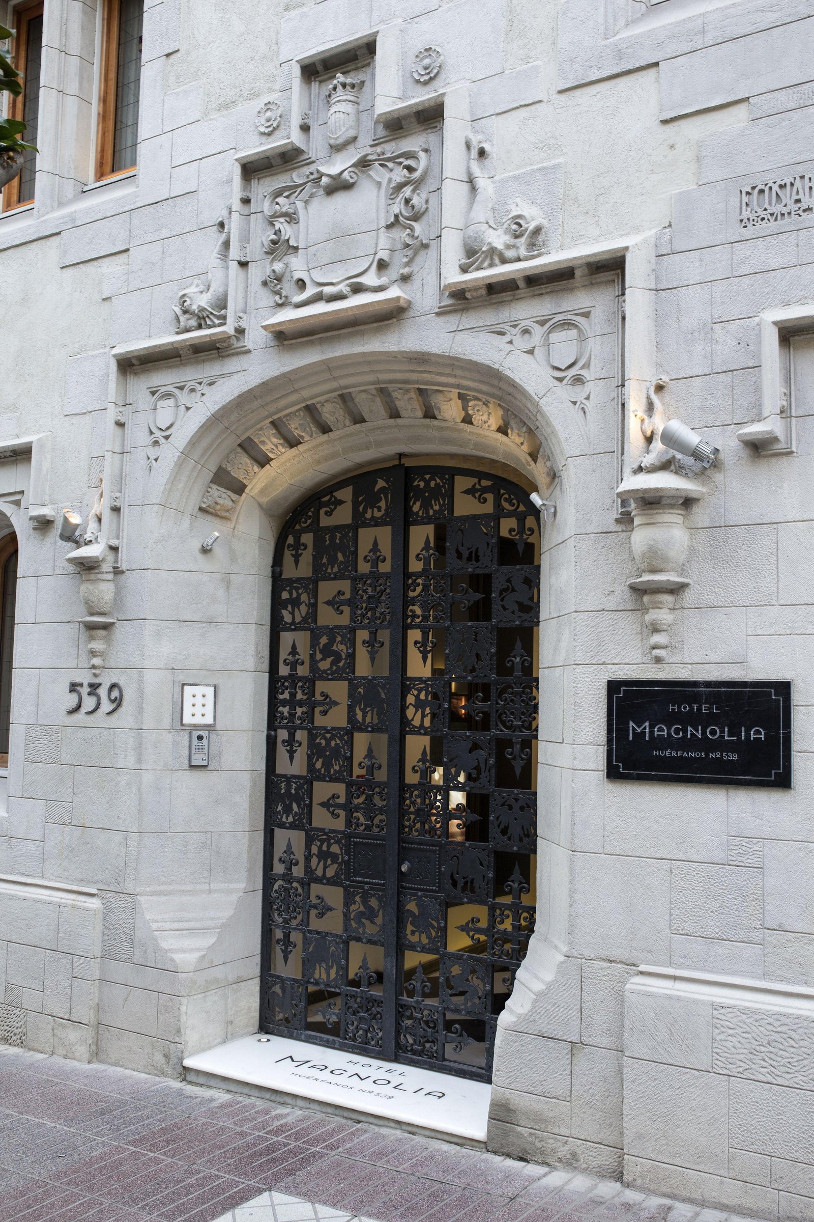 Hotel Magnolia Santiago de Chile, backstory