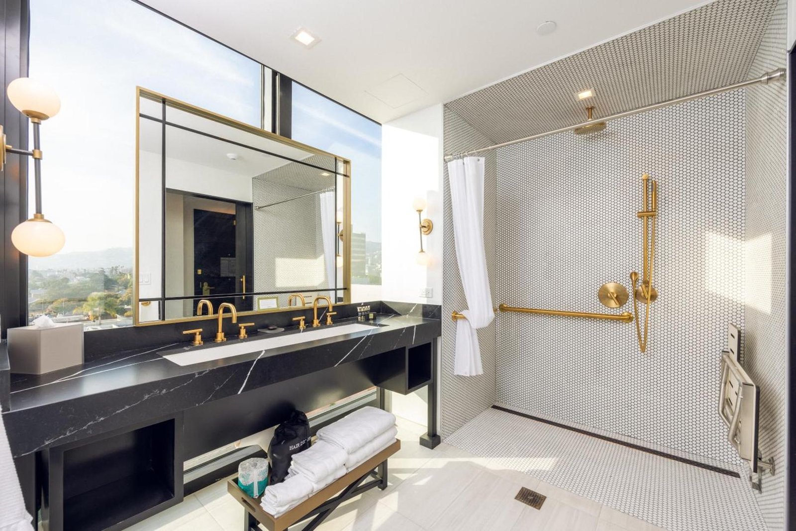 The Godfrey Hotel Hollywood — rooms